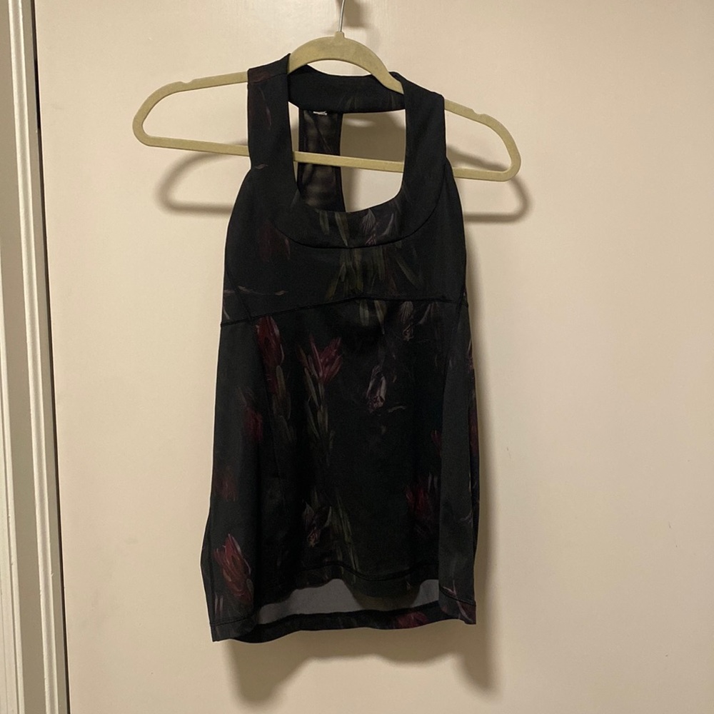 Lululemon tank top